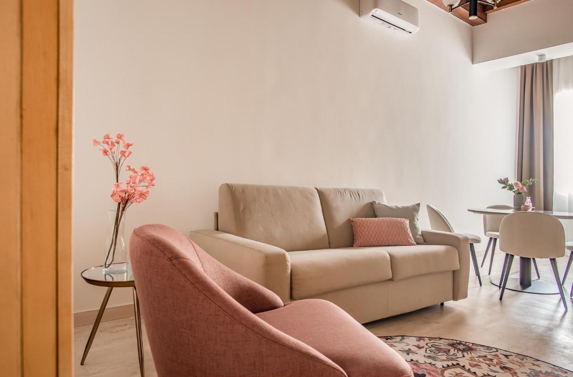 Rent In Grand Master 2*